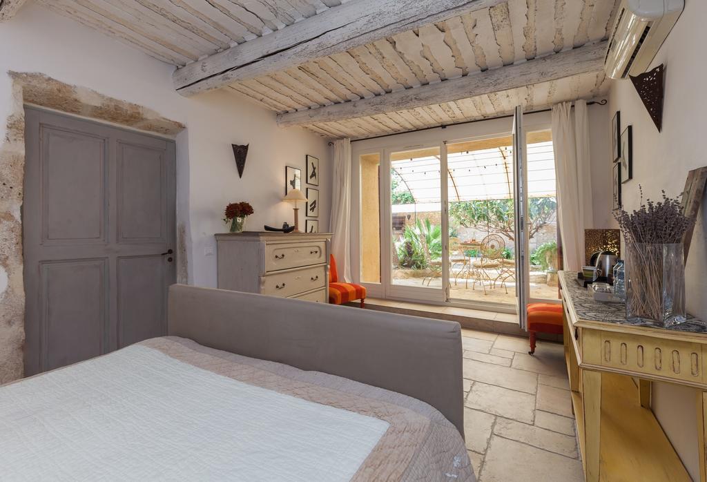 Bed and Breakfast La Louviere Des Bruyeres Robion en Luberon Номер фото