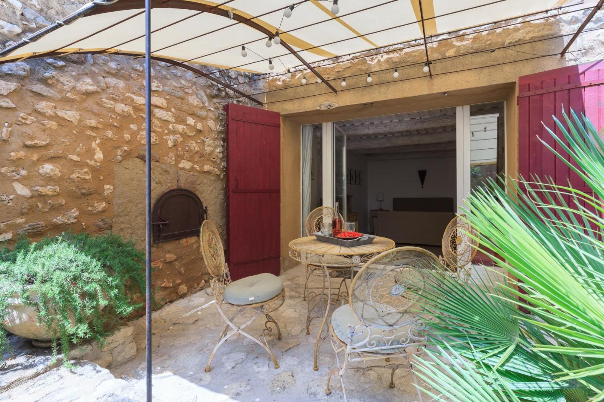 Bed and Breakfast La Louviere Des Bruyeres Robion en Luberon Номер фото